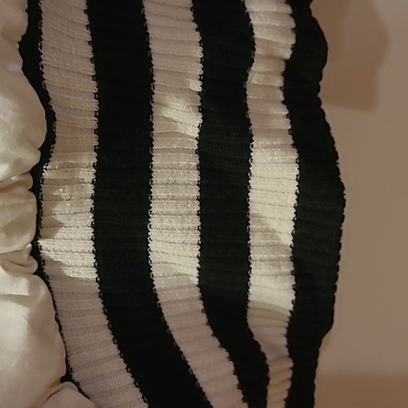 Bogner Ski Jacket, Ladies 14, Vintage, Ribbed Sleeves and bottom. Hood attached. - Picture 12 of 14